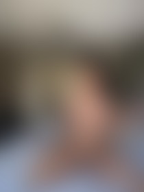 Doe jij je broek maar naar beneden schatje. Dan zal ik je heerlijk laten klaarkomen ! 🤫 - post hidden image