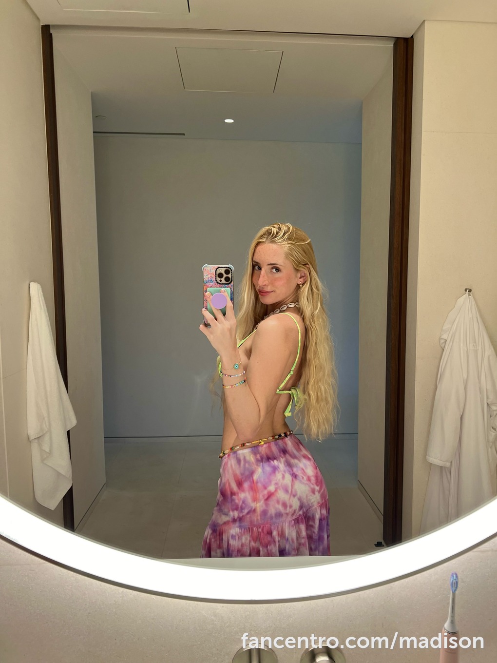 Madison Moore - Private Stories, exclusive videos, private messaging -  Fancentro