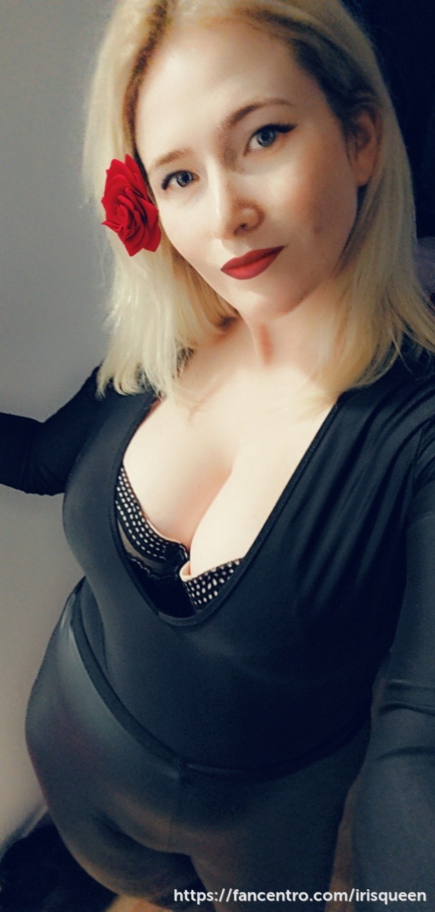 WEEKEND!!!!!🔥 Bring on the party babe!!!!!!💃🏼🍾🎉 1