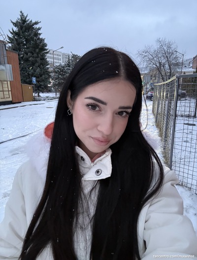 Schattige en mooie milf