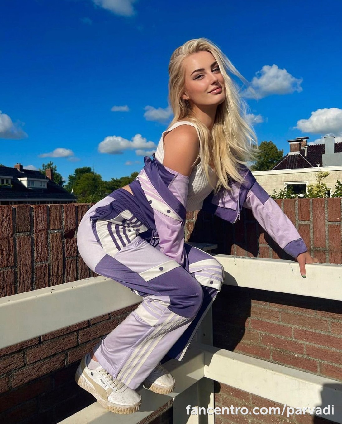 xxxParvadi - Private Storys, exklusive Videos, private Nachrichten -  Fancentro
