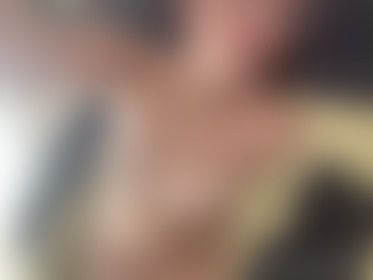 Naked and waiting 😜 - post hidden image