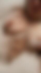 Bubble bath 🤭 Come in.. - post hidden image