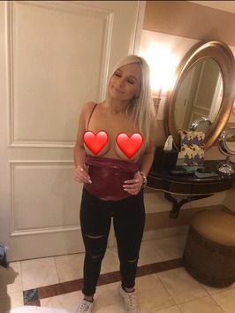 Chloe_Nicole