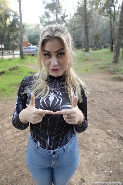 Cute Spider Girl 🤭