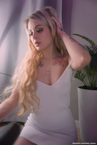 Fresh and flirty updates now live 💫 – join me in my exclusive space