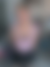 Hi. I’m friendly, flirty, and one DM away. - post hidden image