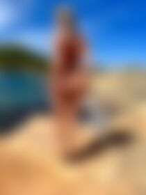 Do you like it when i take risky pictures in public? 😏 - post hidden image