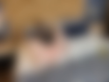 Veel van jullie hebben een gokje gedaan op spelen met de wijnfles, maar dit zit er maar een stukje in! De rest is een heerlijke geile dildo play! 😏 - post hidden image