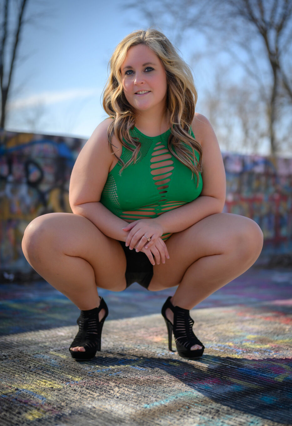 Bombshell blaze nude