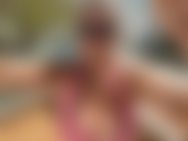 Big tits in a pink bikini - post hidden image