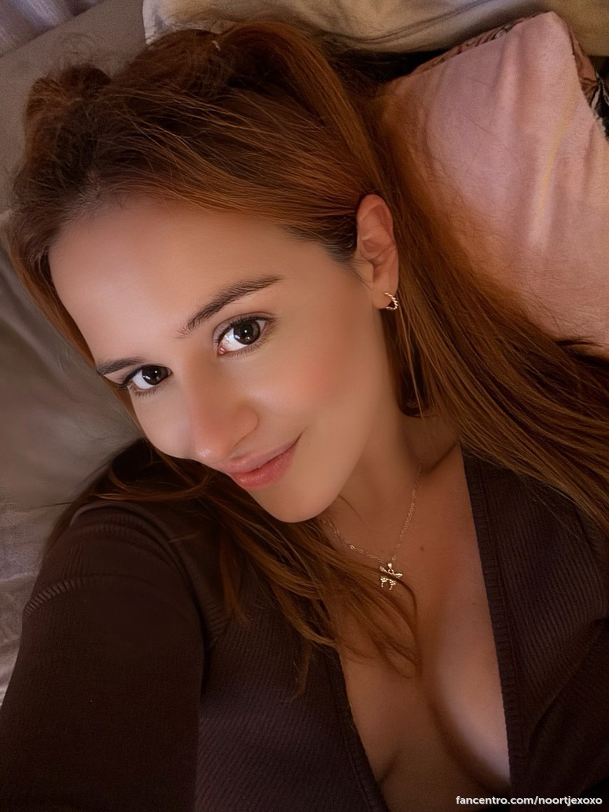 I'd love it if you came on my perfect tits 🤤 1