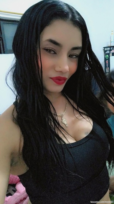 Mijn stevige tieten zijn zo geil, wil je ze likken? 🍒💋