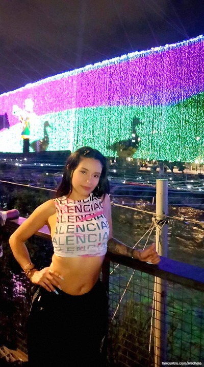 Mijn petite kontje is zo stout, kom je me spanken? 🍑😘