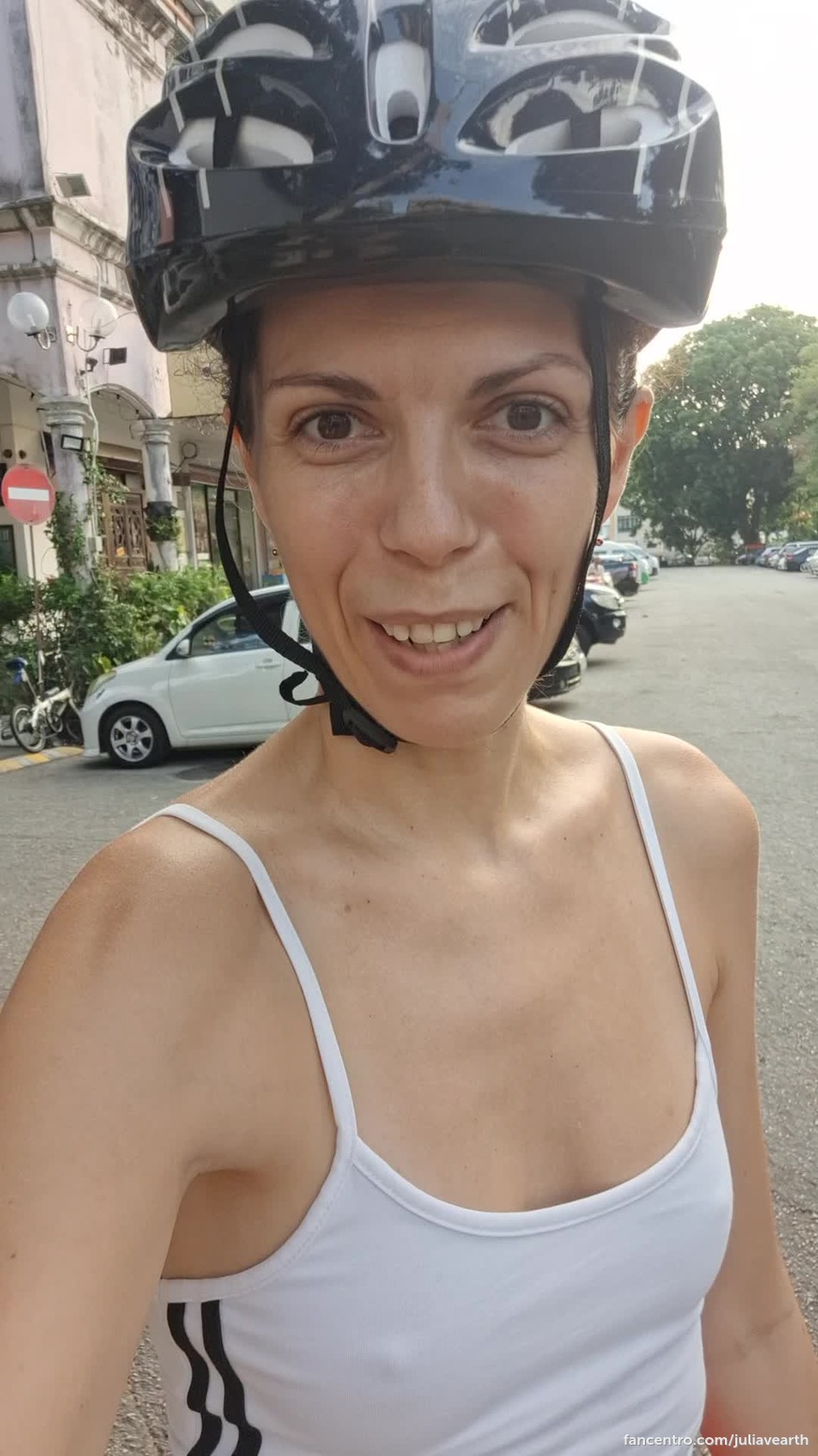 I'm riding bicycle to buy chicken eggs 😄🥚🤩 1foreground