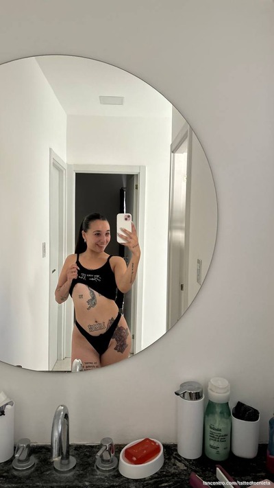 Tittyfuck ze en zuig ze