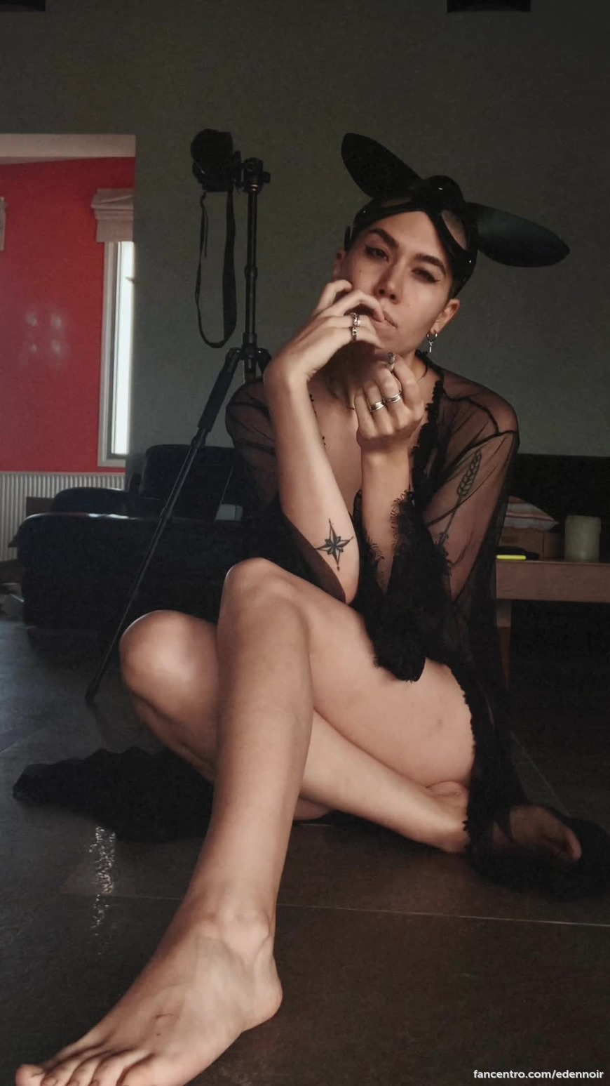 looking for new pets to play with & new slaves to serve me 1foreground