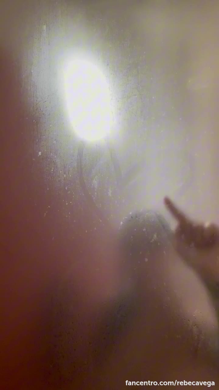 Sending love from my shower 💕 1foreground
