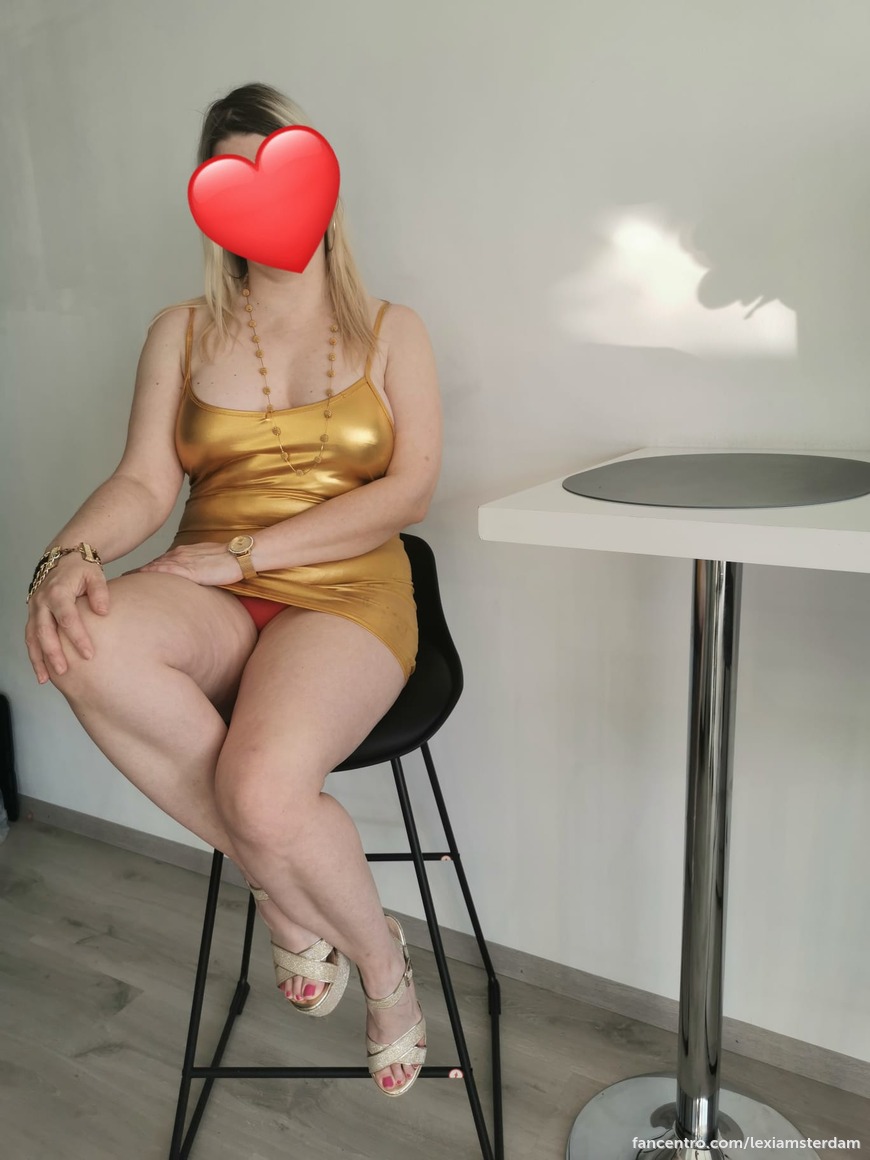 Sexy golden 1