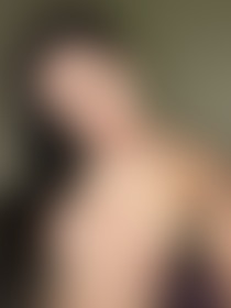 No bra, no rules. Just me and my curves💋 - post hidden image