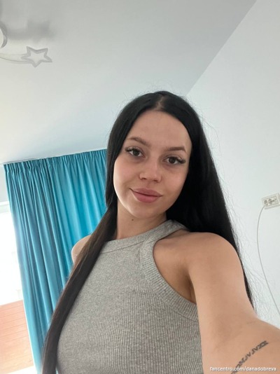 Schattige en mooie milf