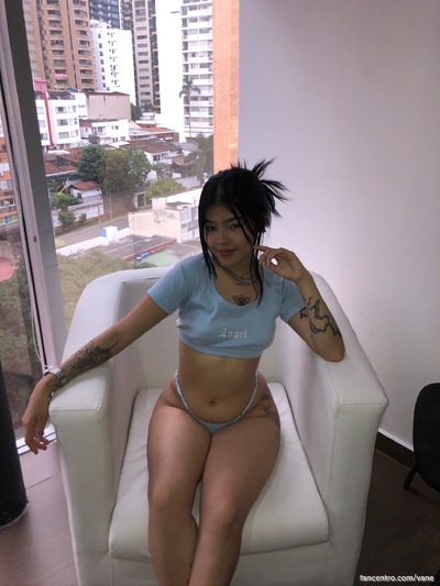 My small tits are so needy, wanna make them yours? 🍒🥵