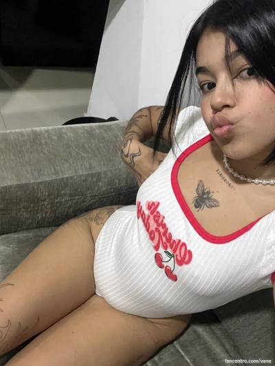 My perky tits are begging for your touch, come play. 🍒😏