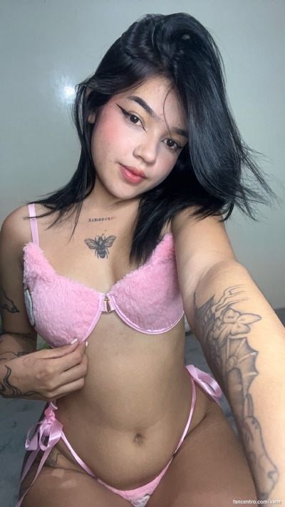 I’m so fucking horny, my ass is ready for your touch. 🍑😈