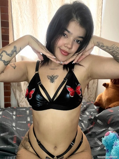 My small tits are so needy, wanna make them yours? 🍒🥵