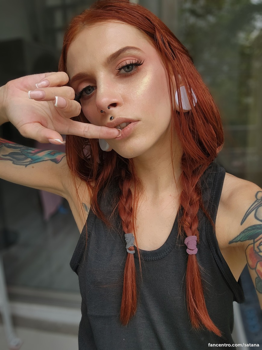 Hi❤️ like my red hair? 1