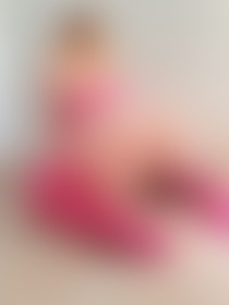 ❓ If you could ask me anything, what would it be? I love unexpected questions. 💋 - post hidden image