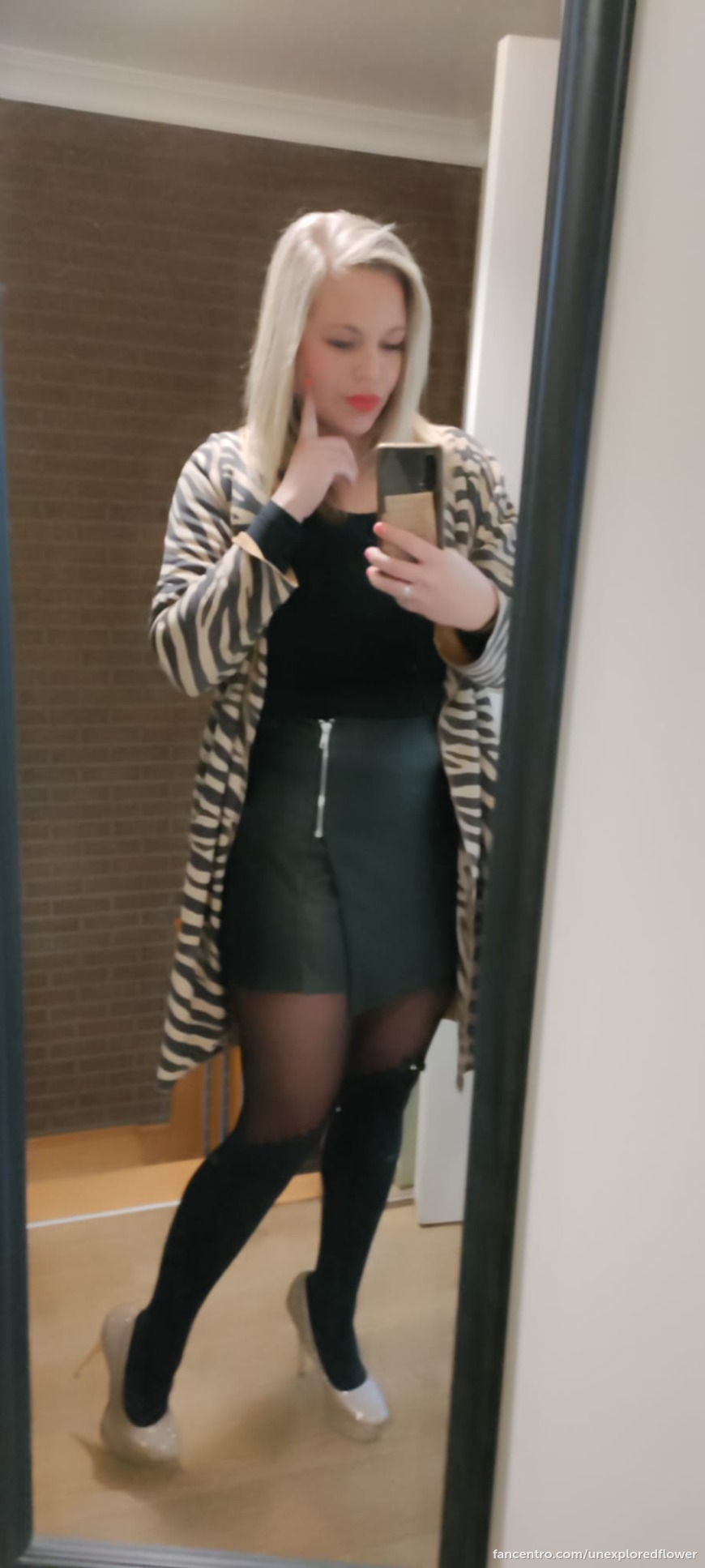 Hellooooooo ! a little introduce .. 1
