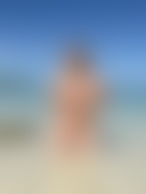 Omgg stiekem deze naakt strand foto!!🥵 - post hidden image