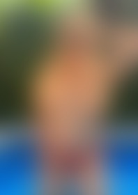 Topless zonnen😏en beetje afkoelen in het zwembadje☺️🤪 - post hidden image