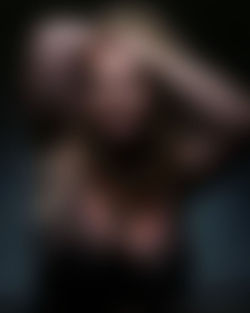 Ik zie je wel lurken. Lekker gluren zonder iets bij te dragen. Is dat echt alles wat je kan? Bewijs jezelf of blijf daar in de schaduw als een nutteloze kijker. - post hidden image