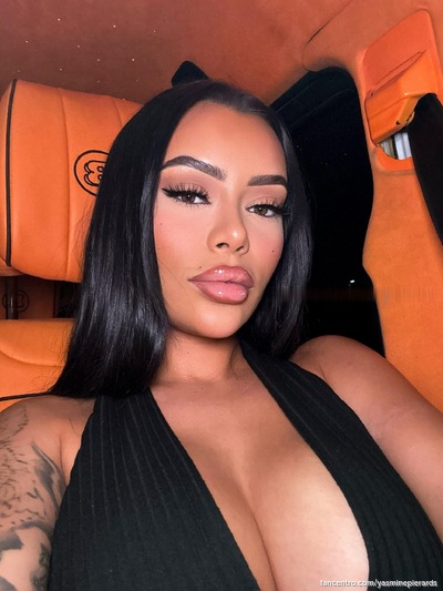 Bold, beautiful, and ready to chat😉