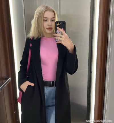 Step behind the scenes – fresh candid updates that raw passion await you 💥