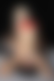 Elsa Jean cums for/in my mouth - post hidden image