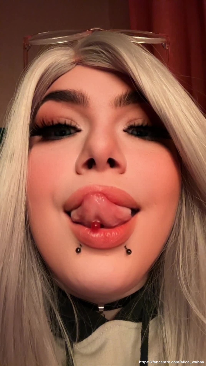 I dream of licking your balls👅
