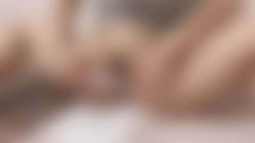 [Japanese amateur married couple] I trimmed my pubic hair while my husband was watching ♡ - post hidden image