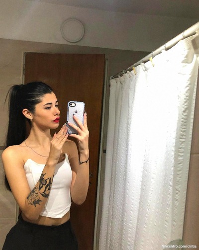 Mijn tengere figuur lokt, durf je me te proeven? 💦😈