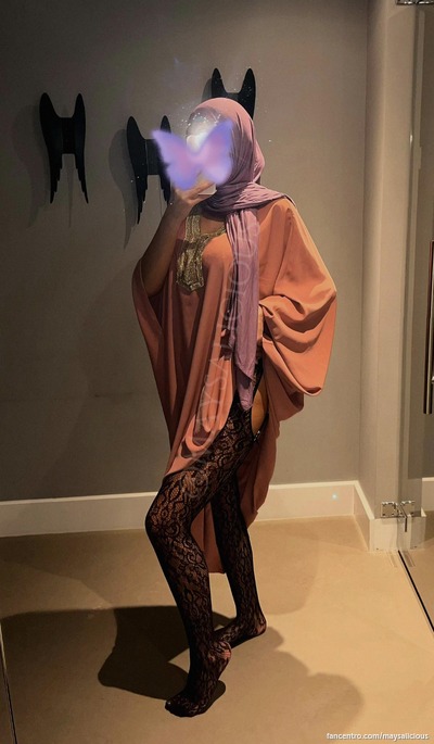 Zo een stoute hoofddoek kechie ben je nog niet tegengekomen… DM me voor wat stouts 🧕🏻🍆