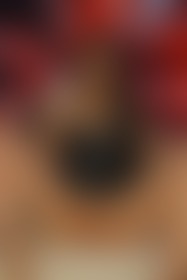 Nu nog een latex string, laarzen en handschoenen en ik heb je in mijn macht hihi! be carefull.😍👅🤫 - post hidden image