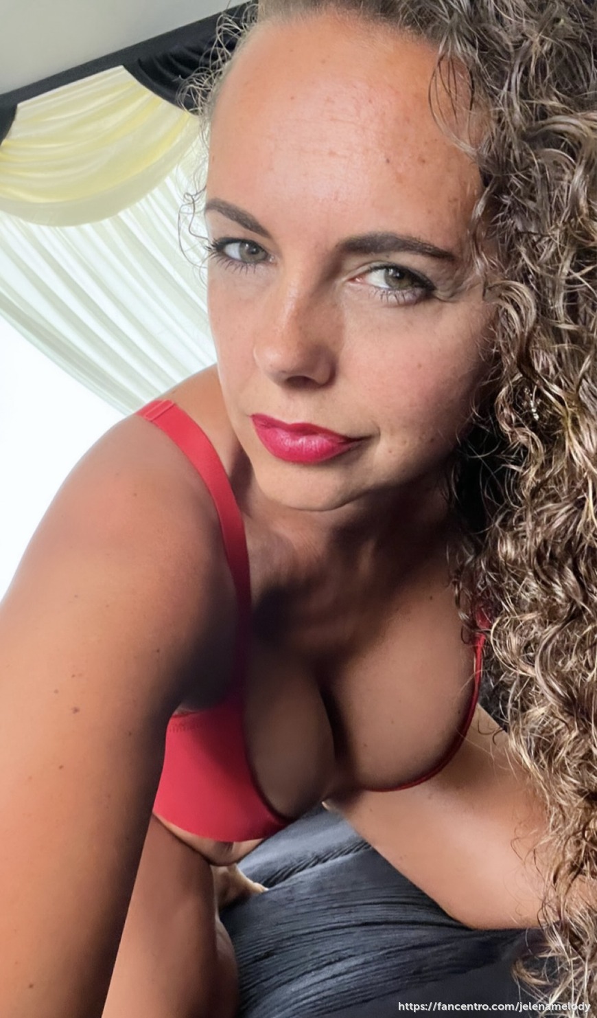 Hey geilerd, kom je lekker porno kijken? En maak gebruik van de korting om  fan te worden als je dat nog niet bent 💋 - Jelena Melody - Fancentro