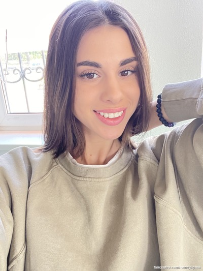 Schattige en mooie milf