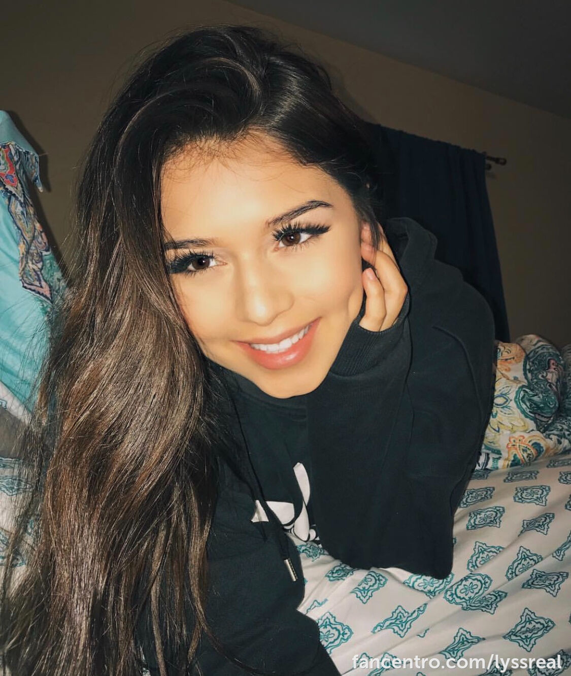 Lyss Real Pictures and Videos & similar of @lyssreal fancentro profile 