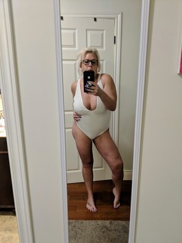 HOTMOMMY