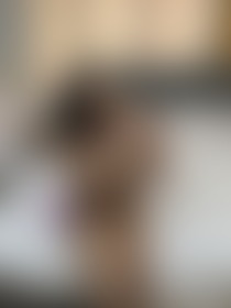 Say hi if you like big booty MILFs😚👋🏼 - post hidden image