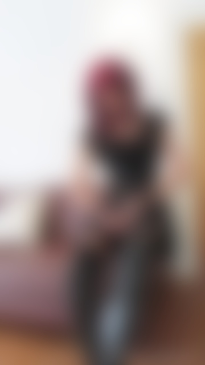 Posing and composing - post hidden image