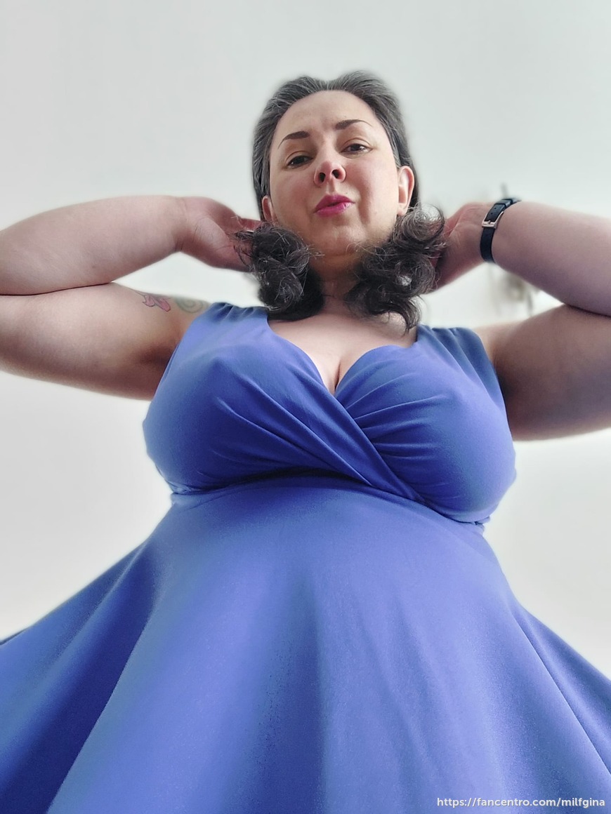 its me in blue - MilfGina - Fancentro